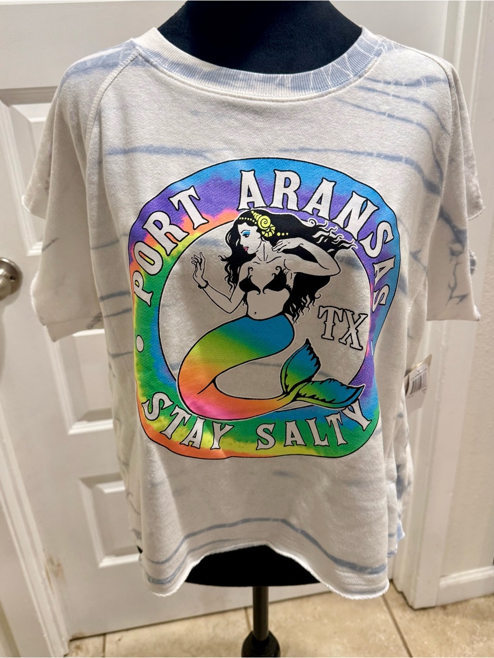 Custom short sleeve cropped sweatshirt with beach logo.